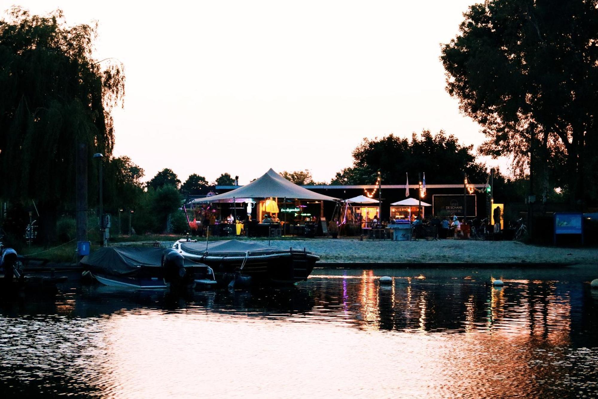 Luxury Lake Lodge Alphen  Екстериор снимка